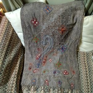 Embroidered Vintage Wool Paisley Patterned Pashmina